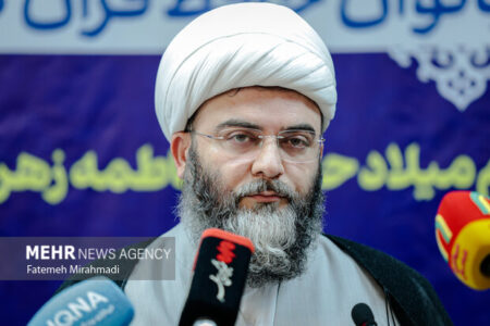 حجتالاسلام قمی: بانوان حافظ قرآن سرمایههای بزرگ اجتماعی هستند حجتالاسلام قمی: بانوان حافظ قرآن سرمایههای بزرگ اجتماعی هستند