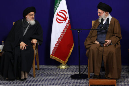 رهبر انقلاب: آیتالله میلانی از ارکان نهضت اسلامی است رهبر انقلاب: آیتالله میلانی از ارکان نهضت اسلامی است