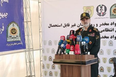 سردار رادان: سرقت کاهشی شد/ کشف 500تن مواد مخدر/ قاچاق سوخت در بوشهر نداریم سردار رادان: سرقت کاهشی شد/ کشف 500تن مواد مخدر/ قاچاق سوخت در بوشهر نداریم