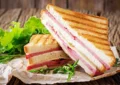 طرز تهیه اسنک با کالباس خانگی خوشمزه و پرطرفدار طرز تهیه اسنک با کالباس خانگی خوشمزه و پرطرفدار