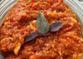 طرز تهیه میرزا قاسمی اصیل گیلانی با بادمجان کبابی و طعمی دودی طرز تهیه میرزا قاسمی اصیل گیلانی با بادمجان کبابی و طعمی دودی