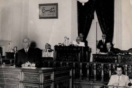 ماجرای شهادتین دکتر مصدق در مخالفت با سلطنت رضاخان؛ در مجلس چه گذشت؟ ماجرای شهادتین دکتر مصدق در مخالفت با سلطنت رضاخان؛ در مجلس چه گذشت؟