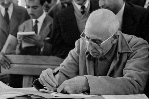 ماجرای شهادتین دکتر مصدق در مخالفت با سلطنت رضاخان؛ در مجلس چه گذشت؟ ماجرای شهادتین دکتر مصدق در مخالفت با سلطنت رضاخان؛ در مجلس چه گذشت؟