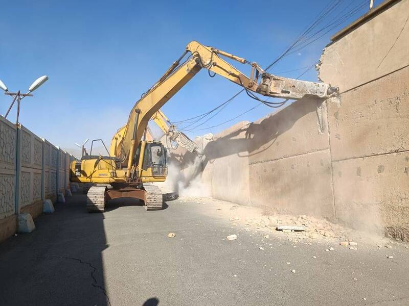 تخریب دیوار «زندان رجاییشهر» کمتر از ۴۸ ساعت پس از دستور رئیس قوه قضاییه +عکس تخریب دیوار «زندان رجاییشهر» کمتر از ۴۸ ساعت پس از دستور رئیس قوه قضاییه +عکس