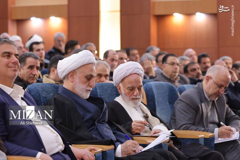 دیدار با اقشار مختلف مردم استان مرکزی دیدار با اقشار مختلف مردم استان مرکزی