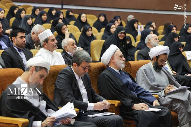 دیدار با نمایندگان اقشار مختلف مردمی استان اصفهان دیدار با نمایندگان اقشار مختلف مردمی استان اصفهان