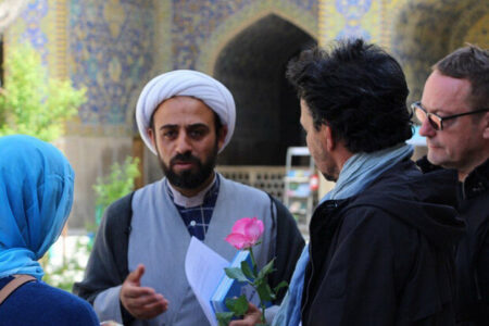 پیوند نسل جوان با معارف اصیل، راه کاهش مشکلات اجتماعی است پیوند نسل جوان با معارف اصیل، راه کاهش مشکلات اجتماعی است