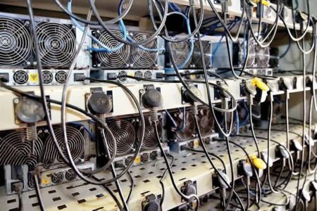 کشف و توقیف 29 دستگاه ماینر غیرمجاز در پارکینگ شرکت فروش خودرو کشف و توقیف 29 دستگاه ماینر غیرمجاز در پارکینگ شرکت فروش خودرو