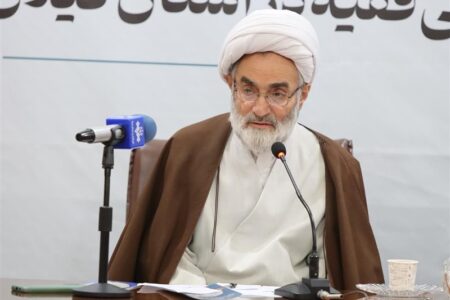 آیتالله سیدمجتبی خامنهای شرایط لازم رهبری را داراست آیتالله سیدمجتبی خامنهای شرایط لازم رهبری را داراست