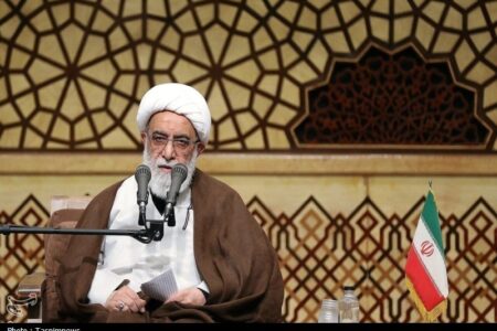 آیتالله شب زندهدار:آیتالله سیدمجتبی خامنهای مجمع فضائل زیادی هستند آیتالله شب زندهدار:آیتالله سیدمجتبی خامنهای مجمع فضائل زیادی هستند