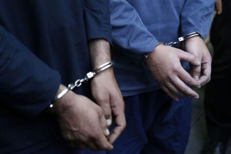 دستگیری 13 نفر از عوامل مشکوک به اقدامات ضد امنیتی در قم دستگیری 13 نفر از عوامل مشکوک به اقدامات ضد امنیتی در قم