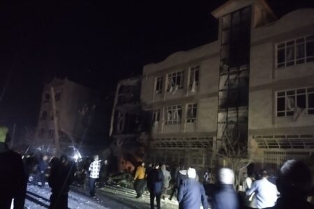 شهادت 6 نفر در حمله آمریکایی ـ صهیونی به منطقه مسکونی در ایوان شهادت 6 نفر در حمله آمریکایی ـ صهیونی به منطقه مسکونی در ایوان