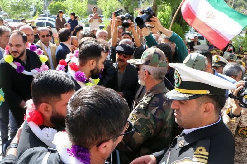 بازگشت 9 تن از دریادلان ناوچه دنا به شیراز + تصاویر اخبار شیراز , اخبار استان فارس ,