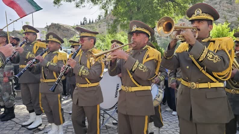 بازگشت 9 تن از دریادلان ناوچه دنا به شیراز + تصاویر اخبار شیراز , اخبار استان فارس ,