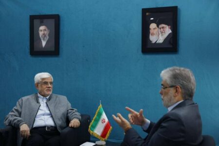 تاکید عارف بر تسریع بازسازی و کاهش فشار اقتصادی بر مردم تاکید عارف بر تسریع بازسازی و کاهش فشار اقتصادی بر مردم