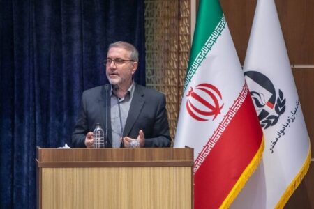 توجه به نقش ویژه کارگران در مبارزه با آسیبهای اجتماعی توجه به نقش ویژه کارگران در مبارزه با آسیبهای اجتماعی