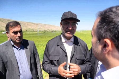 حبیبی: معیشت مرزنشینان با اجرای سامانه گرمسیری تضمین شد حبیبی: معیشت مرزنشینان با اجرای سامانه گرمسیری تضمین شد