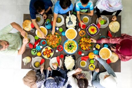 «خانواده ایرانی» بیشترین چالش را در تضاد سنت و مدرنیته تجربه میکند «خانواده ایرانی» بیشترین چالش را در تضاد سنت و مدرنیته تجربه میکند