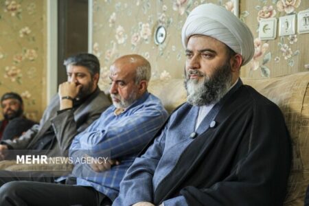 دیدار رئیس سازمان تبلیغات اسلامی با خانواده شهید احسان جنگروی دیدار رئیس سازمان تبلیغات اسلامی با خانواده شهید احسان جنگروی