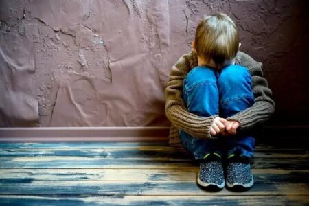 روانپزشک: آرامش والدین مهمترین داروی کودک پس از جنگ است روانپزشک: آرامش والدین مهمترین داروی کودک پس از جنگ است