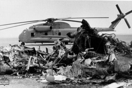 روایتی از طوفان طبس که عملیات «پنجه عقاب» را نقش بر زمین کرد روایتی از طوفان طبس که عملیات «پنجه عقاب» را نقش بر زمین کرد