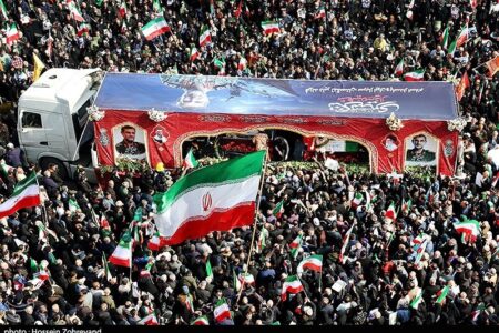 فرزند شهید تنگسیری: هیچ تهدیدی نمیتواند ایران را دچار تزلزل کند فرزند شهید تنگسیری: هیچ تهدیدی نمیتواند ایران را دچار تزلزل کند