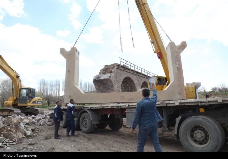 مهندسان ایرانی در میدان مقاومت ستونهای پل امینآباد را برپا کردند مهندسان ایرانی در میدان مقاومت ستونهای پل امینآباد را برپا کردند