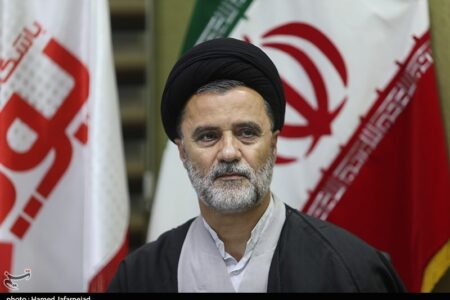 نبویان: کنترل تنگه هرمز از دست نمیرود/محاصره دریایی عملاً شکست خورد نبویان: کنترل تنگه هرمز از دست نمیرود/محاصره دریایی عملاً شکست خورد