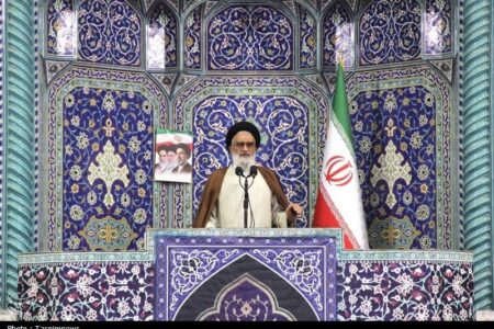 امام جمعه قم: افق روشن منطقه خلیجفارس بدون آمریکا ترسیم شده است امام جمعه قم: افق روشن منطقه خلیجفارس بدون آمریکا ترسیم شده است