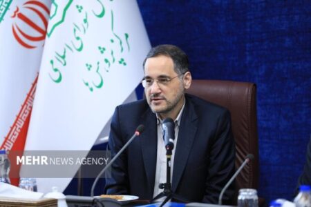 ایرانیان در هر نقطه دنیا مسئول پاسداری از آینده کشور هستند ایرانیان در هر نقطه دنیا مسئول پاسداری از آینده کشور هستند