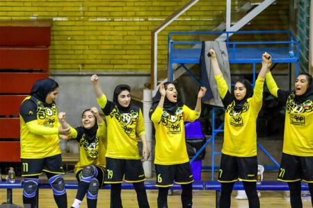بانوان سپاهان بر بام هندبال ایران؛ اولین قهرمانی بعد از جنگ رمضان بانوان سپاهان بر بام هندبال ایران؛ اولین قهرمانی بعد از جنگ رمضان