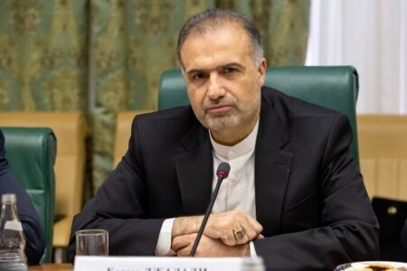 حضور مردم و جانفشانی نیروهای مسلح، تبلور حماسههای شاهنامه فردوسی است حضور مردم و جانفشانی نیروهای مسلح، تبلور حماسههای شاهنامه فردوسی است