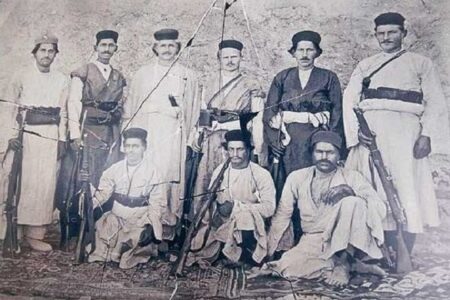 حماسه جاوید مقاومت ملی ایرانیان و پرچمداری رئیسعلی در پاسداری از وطن حماسه جاوید مقاومت ملی ایرانیان و پرچمداری رئیسعلی در پاسداری از وطن