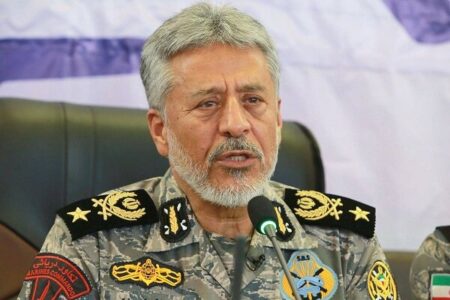 دریادار سیاری: مهیای خلق بیتالمقدسهای دیگر مقابل دشمنان هستیم دریادار سیاری: مهیای خلق بیتالمقدسهای دیگر مقابل دشمنان هستیم