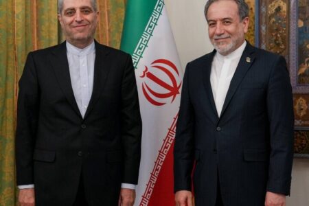 دیدار سفیر جدید ایران در ویتنام با وزیر امور خارجه دیدار سفیر جدید ایران در ویتنام با وزیر امور خارجه