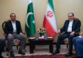 دیدار فرمانده ارتش پاکستان با وزیر امور خارجه کشورمان در تهران دیدار فرمانده ارتش پاکستان با وزیر امور خارجه کشورمان در تهران
