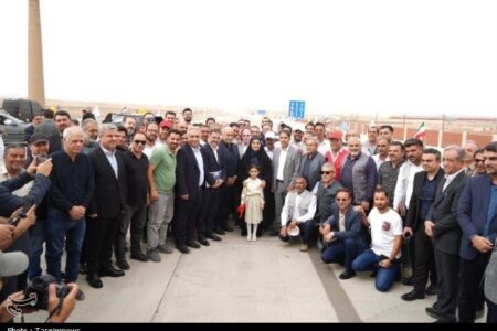 روایتی میدانی از سفر وزیر راه و شهرسازی به قم؛ سازندگی ادامه دارد روایتی میدانی از سفر وزیر راه و شهرسازی به قم؛ سازندگی ادامه دارد