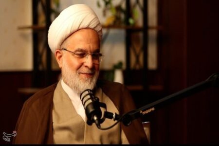 سفر تاریخی رهبر انقلاب به کردستان؛ شکستن نگاه امنیتی و تقویت وحدت ملی سفر تاریخی رهبر انقلاب به کردستان؛ شکستن نگاه امنیتی و تقویت وحدت ملی