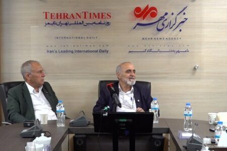سلفیگری مهمان ناخوانده ۲۰۰ ساله؛ بازگشت به ریشه ها راه نجات است سلفیگری مهمان ناخوانده ۲۰۰ ساله؛ بازگشت به ریشه ها راه نجات است
