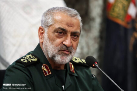 شکارچی: اگر دشمن قلدری کند او را مفتضحانه شکست میدهیم شکارچی: اگر دشمن قلدری کند او را مفتضحانه شکست میدهیم