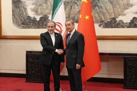 عراقچی: ایران همچنان در آمادگی کامل برای مقابله با هرگونه شرارتی است عراقچی: ایران همچنان در آمادگی کامل برای مقابله با هرگونه شرارتی است