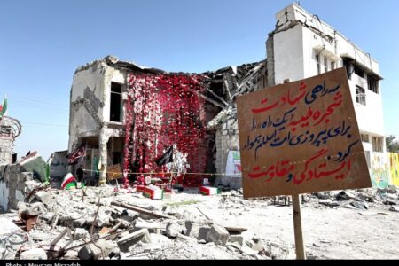 فاجعه در میناب؛ وقتی مادر همزمان برای 2 تابوت لالایی خواند فاجعه در میناب؛ وقتی مادر همزمان برای 2 تابوت لالایی خواند