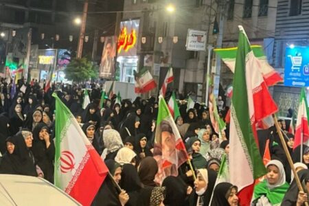 مشکیندشت صحنه حضور پرشور مردم در هفتادوهشتمین شب بعثت ایستادگی مشکیندشت صحنه حضور پرشور مردم در هفتادوهشتمین شب بعثت ایستادگی
