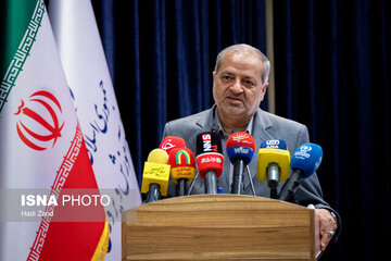 وزیر آموزش و پرورش: دریافت پول برای ثبتنام در مدارس «ممنوع»/ ثبتنام صرفا بر اساس محدوده جغرافیایی محل زندگی وزیر آموزش و پرورش: دریافت پول برای ثبتنام در مدارس «ممنوع»/ ثبتنام صرفا بر اساس محدوده جغرافیایی محل زندگی