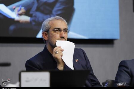 وزیر اقتصاد وعده داد؛شخصاً پیگیر جبران خسارت واحدهای تولیدی اصفهانم! وزیر اقتصاد وعده داد؛شخصاً پیگیر جبران خسارت واحدهای تولیدی اصفهانم!
