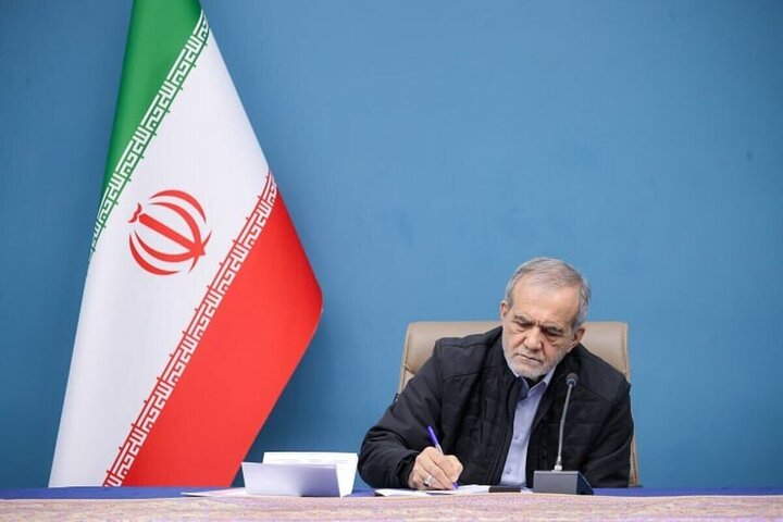 پزشکیان: شهدای پرواز اردیبهشت نماد خدمت بیمنت به ایران بودند پزشکیان: شهدای پرواز اردیبهشت نماد خدمت بیمنت به ایران بودند