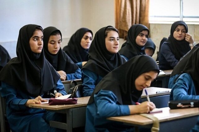 آموزش در ایران ۲۸ سال در انتهای جدول جهانی؛ «مدرسه چهچیزی جز رقابت و حسادت به بچهها داد»/ قبل از شیوع کرونا هم رتبه ۱۲ در خاورمیانه داشتیم آموزش در ایران ۲۸ سال در انتهای جدول جهانی؛ «مدرسه چهچیزی جز رقابت و حسادت به بچهها داد»/ قبل از شیوع کرونا هم رتبه ۱۲ در خاورمیانه داشتیم