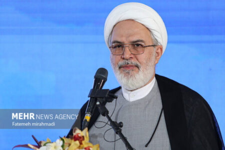 اربابسلیمانی: ترجمه قرآن بدون تسلط بر روایات و معارف، راهبری ندارد اربابسلیمانی: ترجمه قرآن بدون تسلط بر روایات و معارف، راهبری ندارد