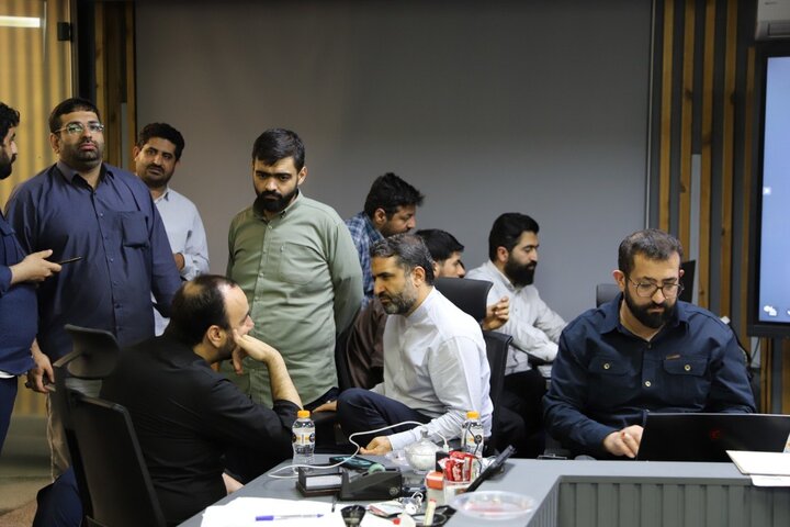 تا صبحِ یک جشن بزرگ؛ روایت برپایی جشن ۱۰کیلومتری عید غدیر در شام آخر تا صبحِ یک جشن بزرگ؛ روایت برپایی جشن ده کیلومتری عید غدیر در شام آخر