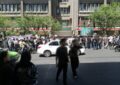 تجمع اعتراضی دانشآموزان مقابل وزارت آموزش و پرورش: در شرایط جنگی چگونه درس میخواندیم؟/ «حداقل تاثیر قطعی معدل را بردارید» تجمع اعتراضی دانشآموزان مقابل وزارت آموزش و پرورش: در شرایط جنگی چگونه درس میخواندیم؟/ «حداقل تاثیر قطعی معدل را بردارید»